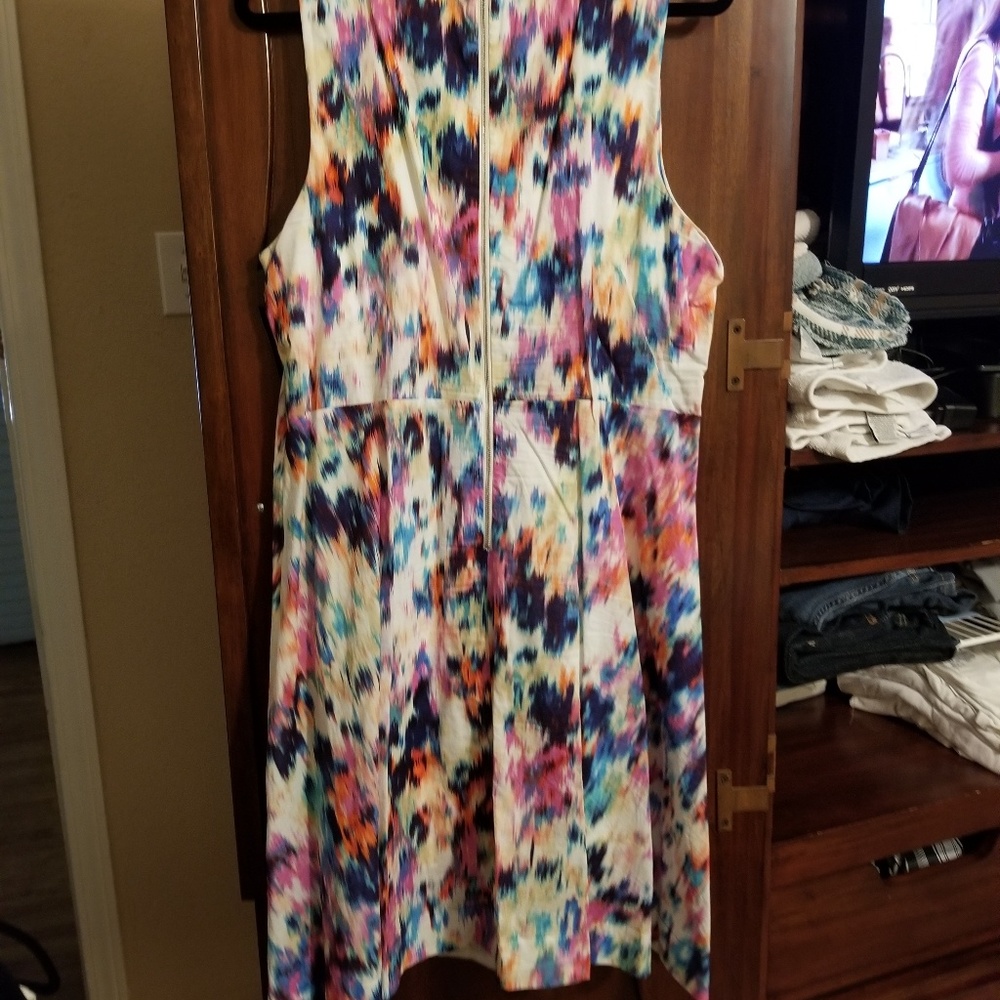 Dress - Picture 2 of 3